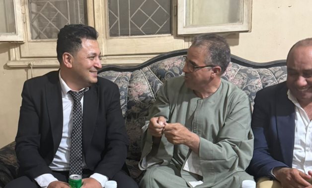 بعد منافستهما بالإعادة.. علي فايز يقدم التهنئة للفائز بانتخابات الشيوخ ببني سويف 