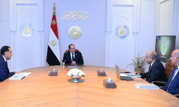 الرئيس السيسى يوجه بإضافة قدرات من الطاقات المتجددة إلى مزيج الطاقة وتطبيق معايير الجودة 