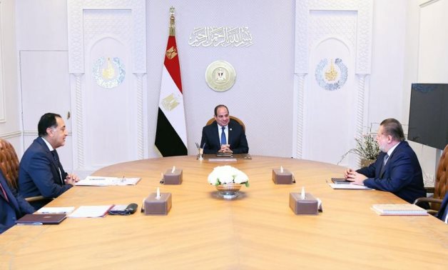 الرئيس السيسى يؤكد على ضرورة الاستمرار في العمل بنظام سعر صرف مرن