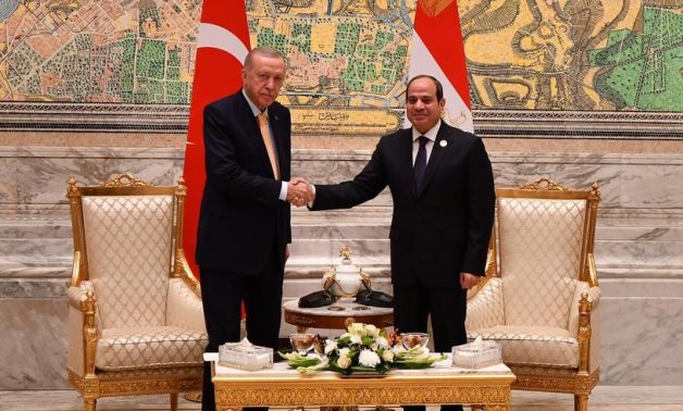 الرئيس السيسى ونظيره التركى يبحثان فى الدوحة التنسيق المتواصل على المستويين الثنائى والإقليمى وفى المحافل الدولية.. الزعيمان يجددان إدانتهما للعدوان على قطر.. ويؤكدان رفضهما الكامل لحصار وتجويع الفلسطينين
