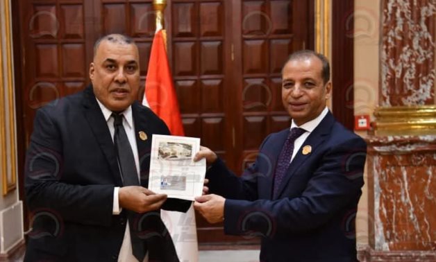 النائب محمد أبو النصر بعد استلام كارنية الشيوخ : تحسين الخدمات والصحة والتعليم على رأس أولوياتي