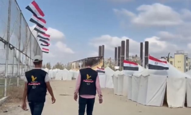 مصر تنتهى من المخيم الخامس للنازحين فى غزة.. رئيس اللجنة المصرية: جهود كبيرة لتأمين وصول المساعدات للمخازن.. نعمل على إغاثة المواطنين الفلسطينيين لتعزيز صمودهم.. ونرفض خطط إسرائيل لتهجير شعبنا
