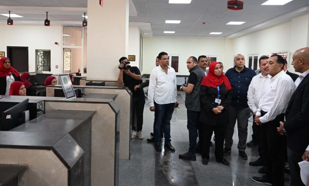 رئيس الوزراء يتفقد مجمع خدمات المواطنين "المركز التكنولوجي" بقرية شمّا ضمن مشروعات "حياة كريمة"  