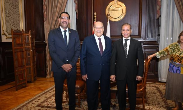 سامح الشيمى يشيد بجهود مجلس الشيوخ والحكومة فى تعزيز التنمية وخدمة المواطن