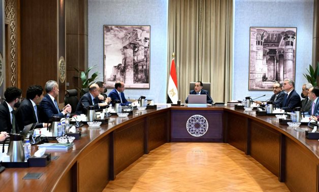 رئيس الوزراء يستعرض جهود تجهيز الشركات الحكومية للطرح وسُبل تنشيط البورصة المصرية