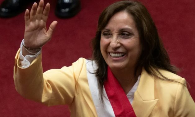 برلمان بيرو يعزل الرئيسة بولوارتى قبل أقل من عام على الانتخابات