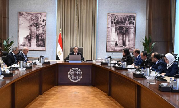 مدبولى: نهتم بأن تكون شبكة الطرق المحيطة بمطار الإسكندرية على أعلى مستوى