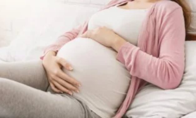 دار الإفتاء توضح حكم ولادة السيدات على يد طبيب رجل