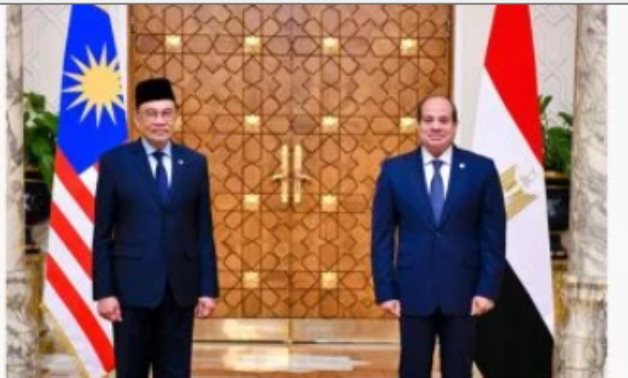 رئيس وزراء ماليزيا يهنئ الرئيس السيسى على جهوده فى وقف الحرب فى قطاع غزة