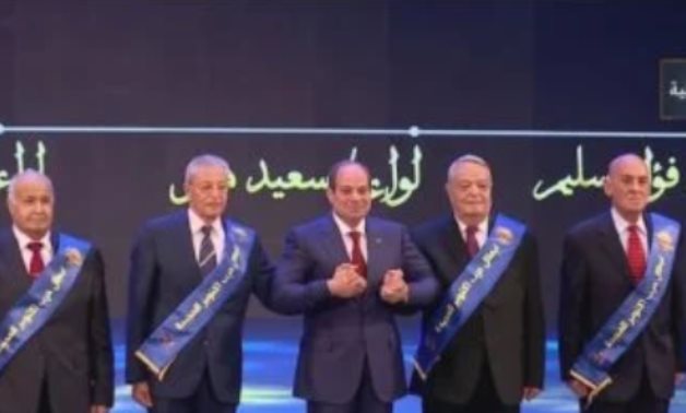 الرئيس السيسى: كل التحية لأبطال حرب أكتوبر.. صنعوا وأعادوا العزة لمصر