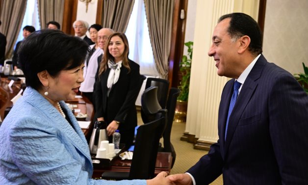 رئيس الوزراء يلتقي محافظ طوكيو والوفد المرافق لها