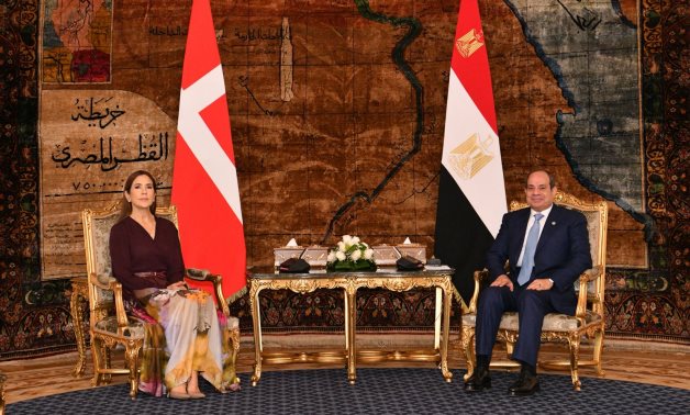الرئيس السيسى يستقبل ملكة الدنمارك.. ومارى تشيد بعظمة الحضارة المصرية