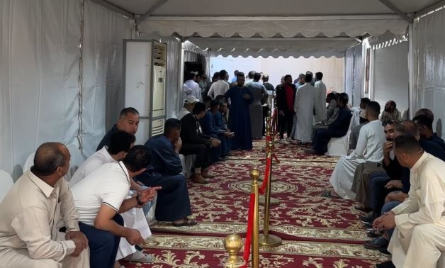 المصريون يصطفون بالطوابير أمام لجان التصويت فى السعودية بانتخابات النواب بالخارج