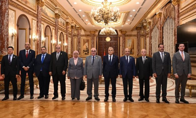 وفد هيئة قضايا الدولة يلتقى رئيس مجلس الشيوخ ويهنئه بتولى المنصب.. صور