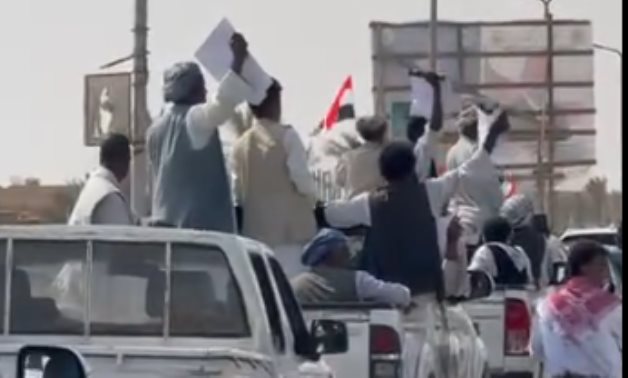 مسيرة لأهالى حلايب وشلاتين للمشاركة فى انتخابات مجلس النواب 2025 ورفع العلم المصرى