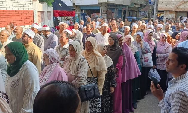 احتشاد الناخبين مع انطلاق التصويت فى انتخابات مجلس النواب بالبحيرة