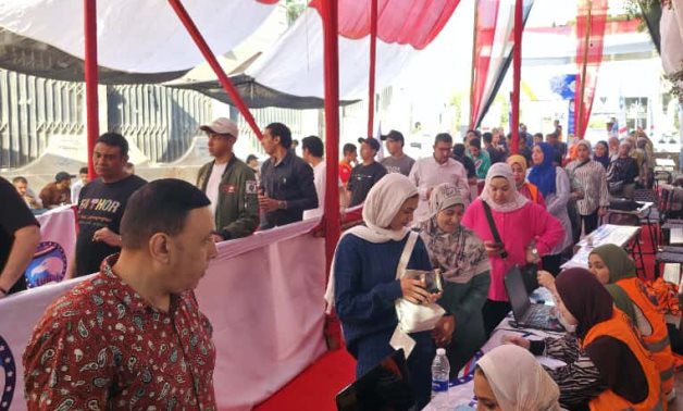 احتشاد الشباب في طوابير أمام لجان الطالبية للمشاركة في انتخابات مجلس النواب 2025.. صور