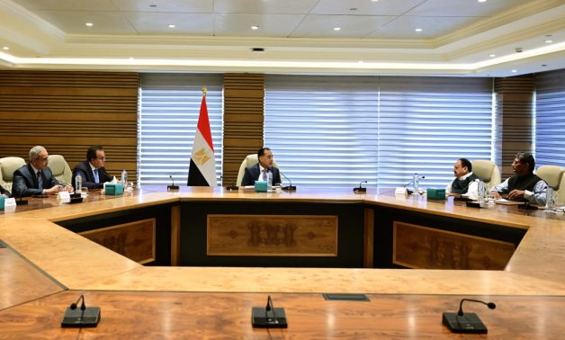 رئيس الوزراء يلتقى وزير الصحة والكيماويات والأسمدة الهندي