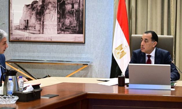 رئيس الوزراء يُتابع عددًا من ملفات عمل وزارة السياحة والآثار  
