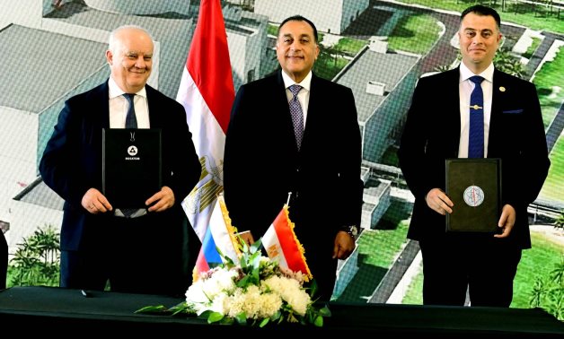 رئيس الوزراء يشهد توقيع أمر شراء الوقود النووى لمحطة الضبعة النووية