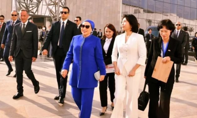 السيدة انتصار السيسى تستقبل قرينة رئيس كوريا بالمتحف الكبير.. وتؤكد: أشعر بالفخر