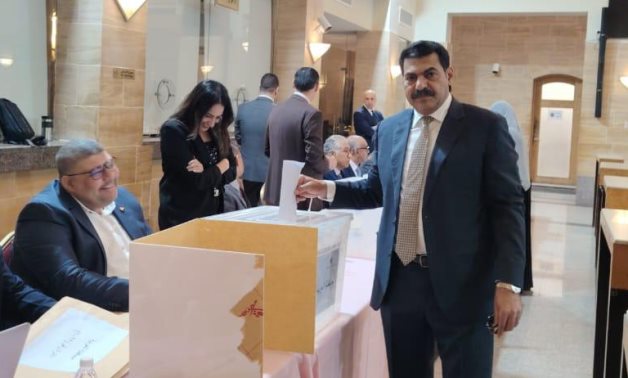 المهندس ياسر الحفناوى يدلى بصوته فى انتخابات مجلس النواب