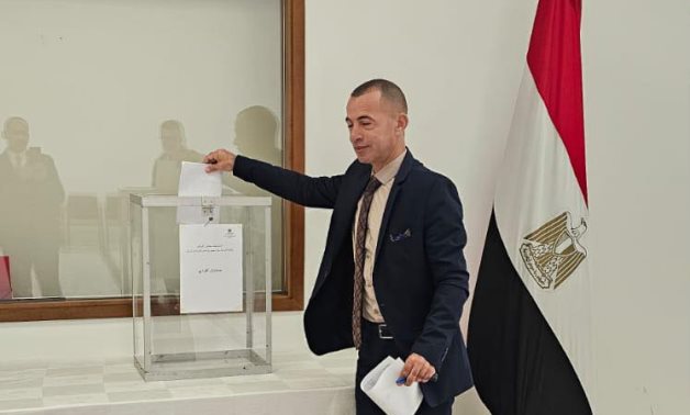 توافد المصريين على لجان الاقتراع بالمغرب للمشاركة فى المرحلة الثانية بانتخابات النواب