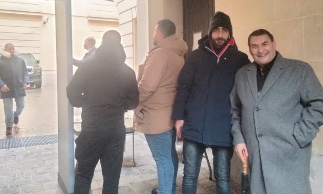 توافد أبناء الجالية المصرية فى فرنسا للتصويت بانتخابات المرحلة الثانية لمجلس النواب