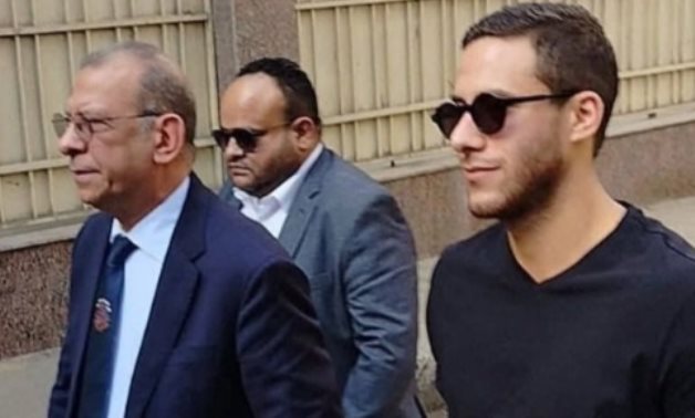 بعد حبس رمضان صبحى في قضية التزوير.. لماذا انعقدت محاكمة اللاعب في محكمة شبرا الخيمة رغم أن دائرة محاكمته "الجيزة"؟.. المشرع أجاز انعقاد محكمة الجنايات فى أى مكان أخر خارج الدائرة بشرط.. والسبب تأمين المحاكمة  