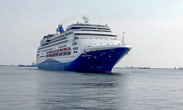 اقتصادية قناة السويس: ميناء غرب بورسعيد استقبل أكثر من 6300 سائح من 3 سفن سياحية خلال نوفمبر