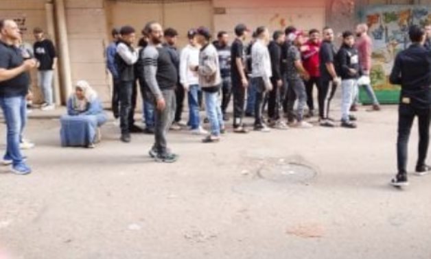 حشود شبابية أمام لجان انتخابات مجلس النواب في عين شمس والمطرية