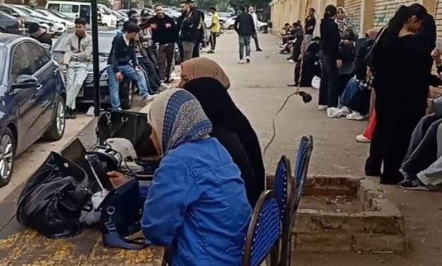 إقبال جماهيرى على لجان انتخابات النواب بمدرسة ابن النفيس بمدينة نصر