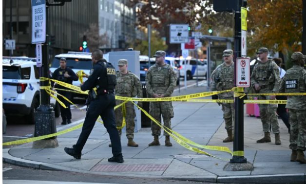 أمريكا تحت خط النار.. استهداف مباشر لعناصر الحرس قرب البيت الأبيض.. ترامب يأمر بنشر 500 جندي بالعاصمة.. ويؤكد: أمريكا لن تستسلم في مواجهة الإرهاب.. وتعليق طلبات الهجرة الخاصة بالأفغان