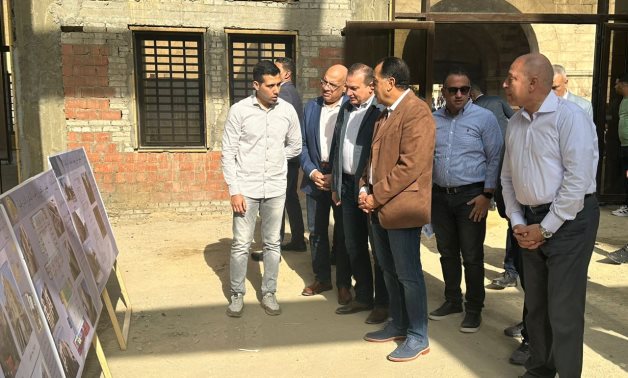 رئيس الوزراء يتفقد مشروع فندق وكالة  الشوربجي  