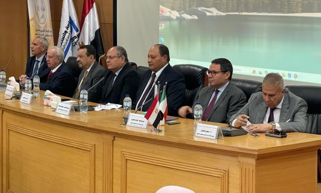 استمرار توافد المصريون بالرياض على لجان الاقتراع بثانى أيام إعادة انتخابات النواب.. صور