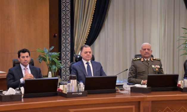 رئيس جهاز التعبئة والإحصاء يُقدم عرضًا حول "التعداد العام للسكان والإسكان والمنشآت" 