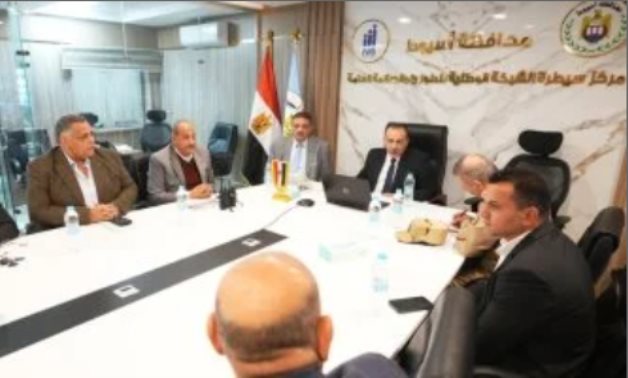 محافظ أسيوط: فتح اللجان فى موعدها ومتابعة مستمرة من مركز سيطرة الشبكة الوطنية