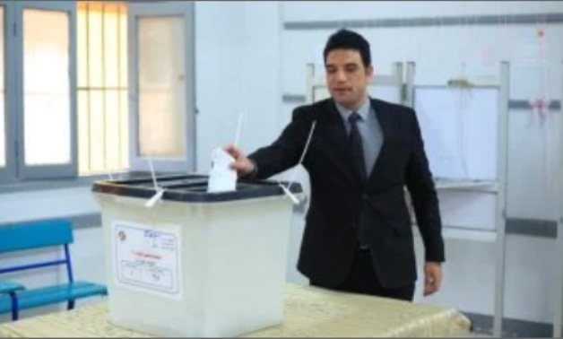 نائب محافظ سوهاج عقب الإدلاء بصوته فى انتخابات النواب: المشاركة عهد مع الوطن