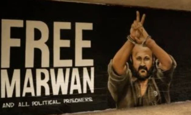 الزعيم الأكثر شعبية.. 200 شخصية ثقافية عالمية تدعو للإفراج عن مروان البرغوثى.. جارديان: إسرائيل تخشى قدرته على توحيد الفلسطينيين ودعم حل الدولتين.. ورسالة قديمة من مانديلا عن القائد الفلسطينى تعاود الظهور