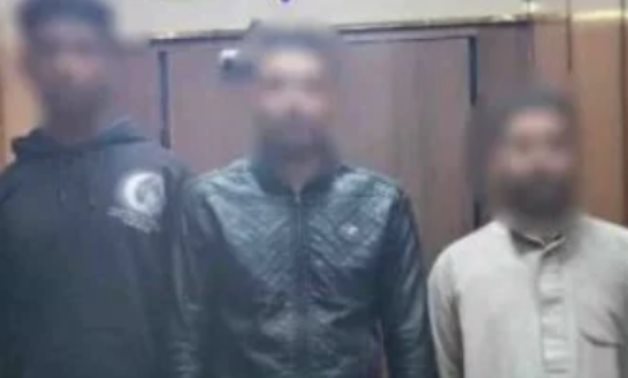 الداخلية تضبط 3 أشخاص يوزعون أموالا على الناخبين بسوهاج