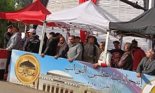 كثافات أمام لجان العمرانية للمشاركة فى انتخابات مجلس النواب بالدوائر الملغاة