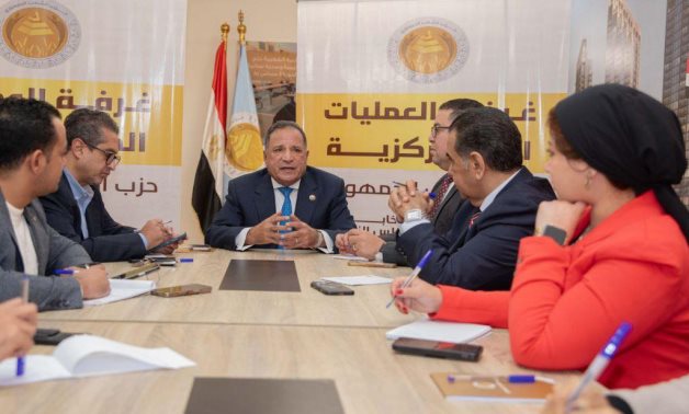 الأمين العام للشعب الجمهورى يتابع سير العملية الانتخابية في الداخل بالدوائر الثلاثين الملغاة من المرحلة الأولى