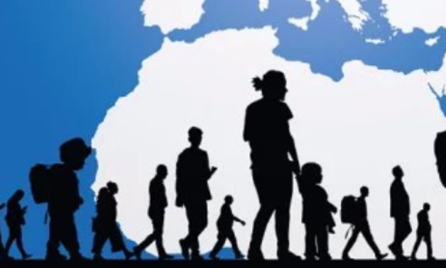 الهجرة بين الخطر والفرصة.. ملايين البشر يصنعون التنمية ويدفعون الثمن.. 304 ملايين مهاجر حول العالم.. و"قصتى العظيمة" تحول ألم الهجرة إلى قوة للتنمية والتضامن.. مليارات الدولارات والدموع وجهان متناقضان للهجرة