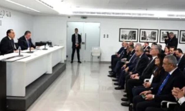 رئيس الوزراء يجيب عن أسئلة مسئولى الهيئات الاقتصادية بلبنان: المدن الجديدة ومنها العاصمة الجديدة نجحت فى توفير نحو 5 ملايين فرصة عمل.. وبرنامجنا مع صندوق النقد وطنى خالص وضعته الدولة المصرية