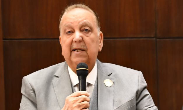 رئيس "تعليم الشيوخ" يطالب بضم أصحاب الميدليات الدولية لنقابة المهن الرياضية