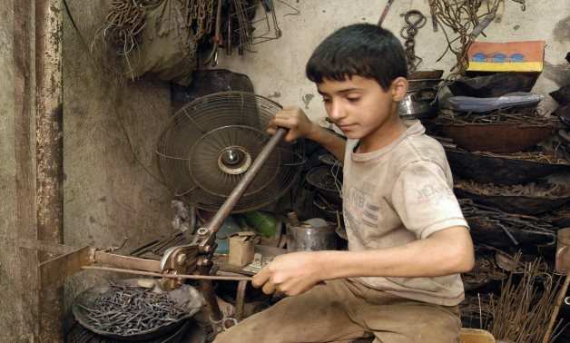 حظر تشغيل الأطفال قبل 15 عام وقيود صارمة على ساعات العمل والمهام