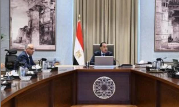 رئيس الوزراء يتابع الموقف التنفيذى لأعمال اللجنة المشتركة المشكلة لتصويب تواجدات طرح النهر