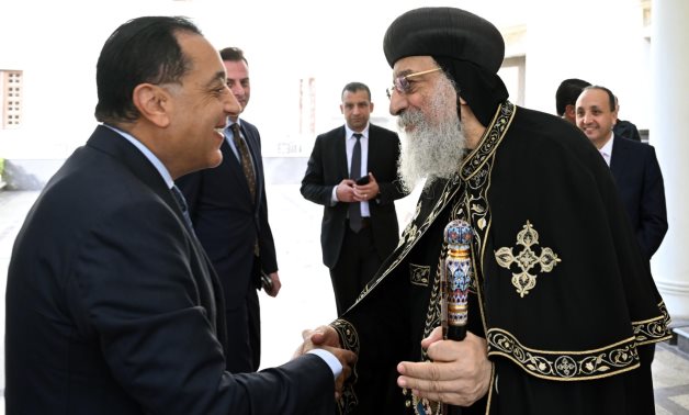 مدبولى يهنئ قداسة البابا تواضروس الثاني بمناسبة عيد الميلاد المجيد:مناسبات تمثل  فرصة عظيمة لإظهارالتقارب بين أبناء الوطن الواحد..قداسة البابا يشيد باهتمام الحكومة وتأكيدها الدائم على أهمية قطاعي الصحة والتعليم