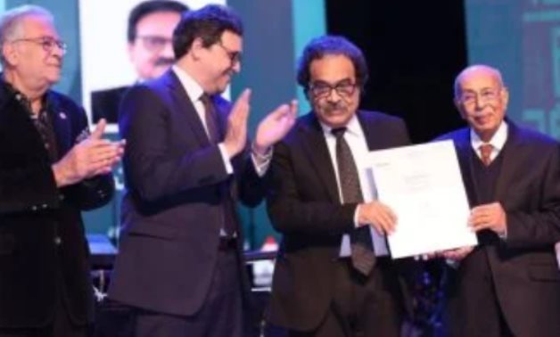 قيادات وأعضاء المصرى الديمقراطى يهنئون فريد زهران بتكريمه فى عيد الثقافة