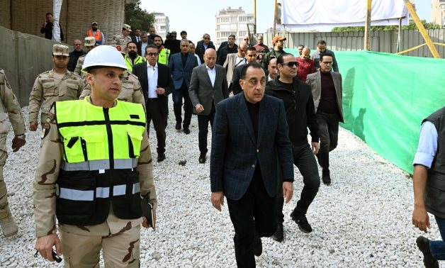 رئيس الوزراء يتفقد مستشفى أورام دار السلام (هرمل سابقا).. إقامة مبنى جديد بطاقة 108 أسرة ويتكون من بدروم وأرضى بالإضافة إلى 9 أدوار متكررة.. التعامل مع 37 ألف حالة علاج على نفقة الدولة وعلاج 580 حالة تأمين صحي